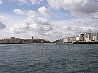 Копенгаген — найбільше місто на берегах протоки