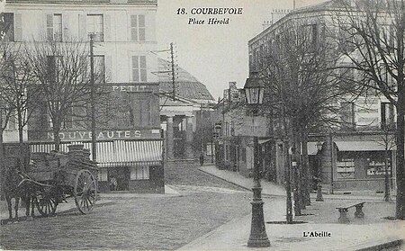 Courbevoie.Place Herold