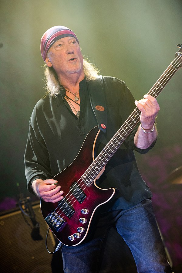 Glover performing with Deep Purple in 2017