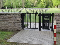 German military cemetery Laon Champ de manœuvre 01.JPG