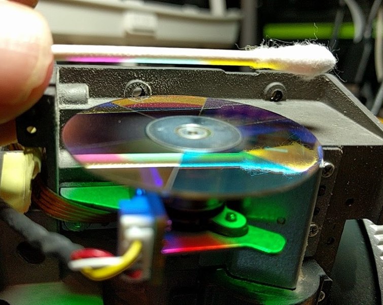 File:Dichroic filter from a DLP projector color wheel.jpg