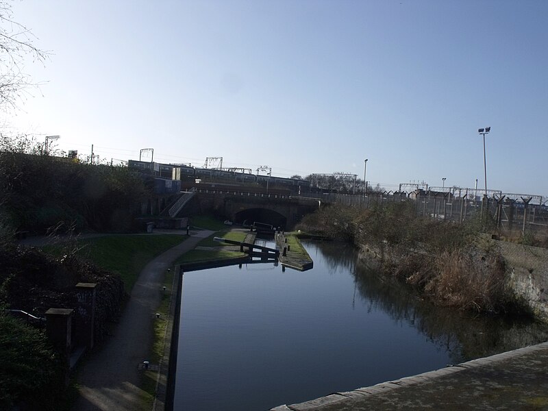 File:Digbeth Branch Canal - Curzon Street 3.jpg