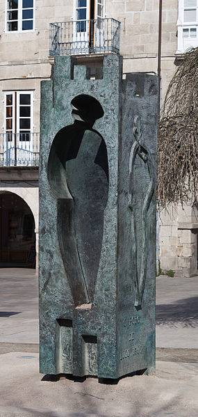 File:Escultura en Lugo. Galiza.jpg