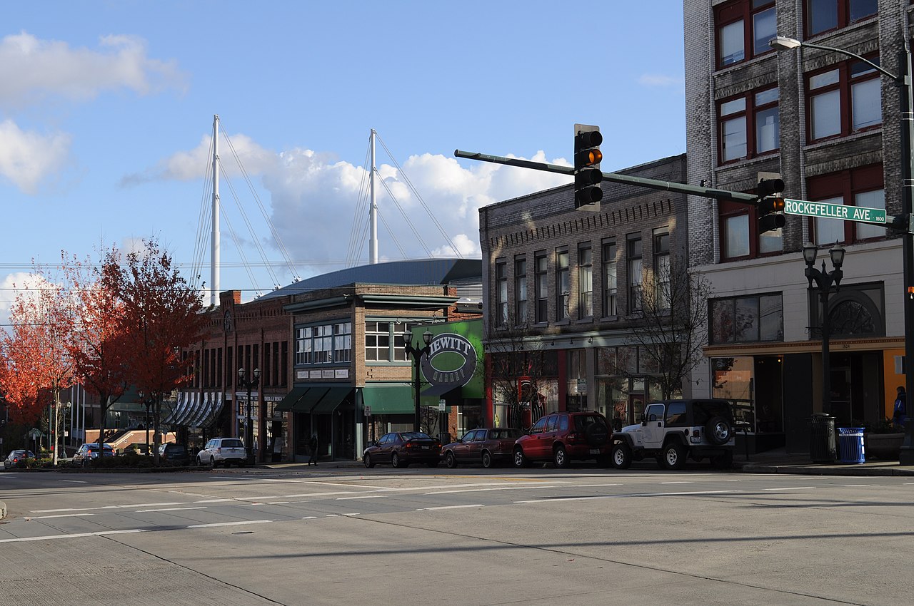 File:Everett, WA - 1800 block of Hewitt, south side.jpg - Wikimedia Commons