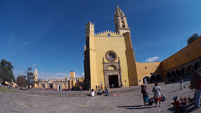 File:Fachada Convento de San Gabriel Arcángel.jpg