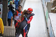 Deutsch: 2. und finaler Lauf der Juniorinnen bei den 33. FIL Juniorenweltmeisterschaften 2018 in Altenberg/Erzgebirge am 1. Februar 2018 (Namen der Abgebildeten in den Kategorien) English: 2nd and final run female juniors at the 2018 33th FIL Junior World Championships at Februar 1st alt Altenberg, Germany (names in categories)