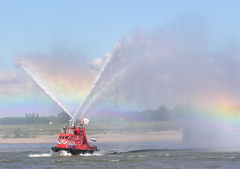 File:Fireboat in Nijmegen, Holland -a.jpg