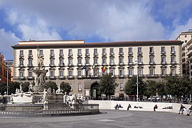 Quảng trường Tòa thị chính và Đài phun nước Neptune