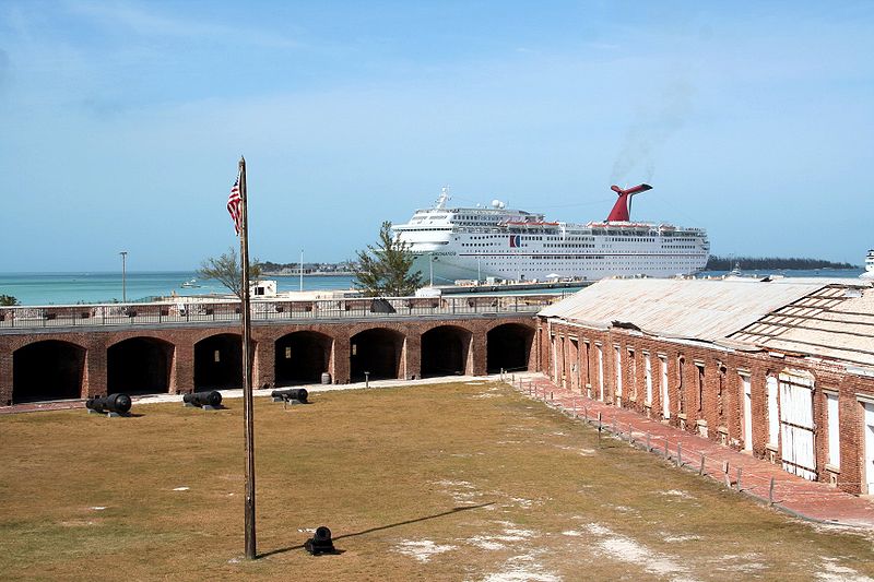 File:Fort zachary taylor yard 2006.jpg