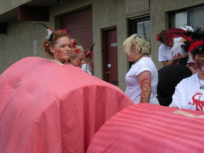 File:Fremont Fair 2009 pre-parade 26.jpg