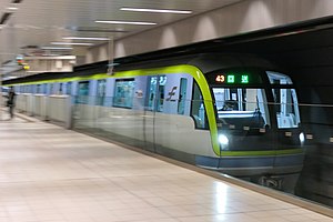 七隈線を走行する3000A系 （2022年12月、天神南駅にて）