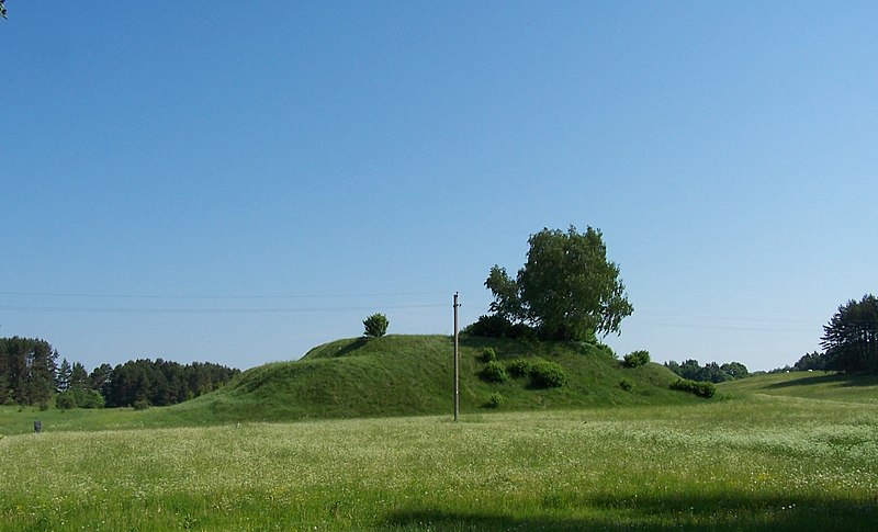 File:Gaigalių piliakalnis.jpg