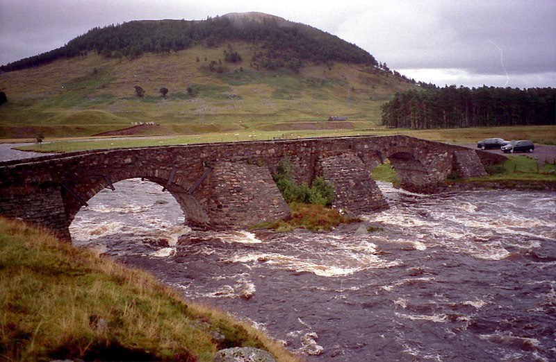 File:Garva Bridge (geograph 2180867).jpg