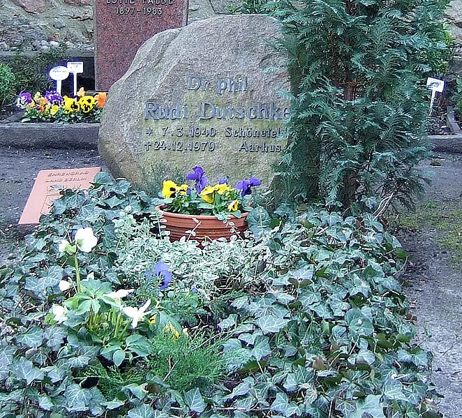 File:Grave of Rudi Dutschke 2011.jpg