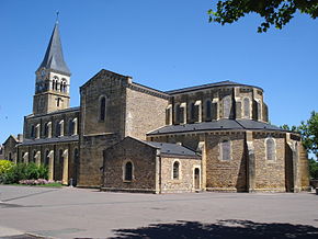 Gueugnon (Saône-et-Loire, Fr) l'église.JPG