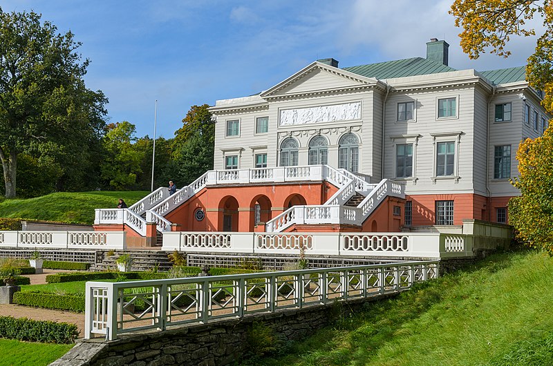 File:Gunnebo slott September 2012 12.jpg