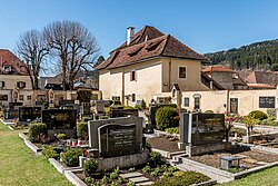 Gurk_Domplatz_1_Friedhof_mit_Vorwerk-St%C3%B6ckl_SO-Ansicht_27032017_7095.jpg