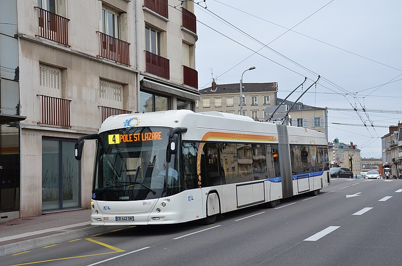 File:Hess Swisstrolley 4 n°903 TCL Mairie.jpg