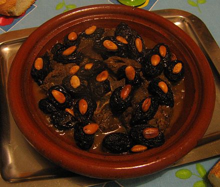 Tajine with mutton, prunes and almonds