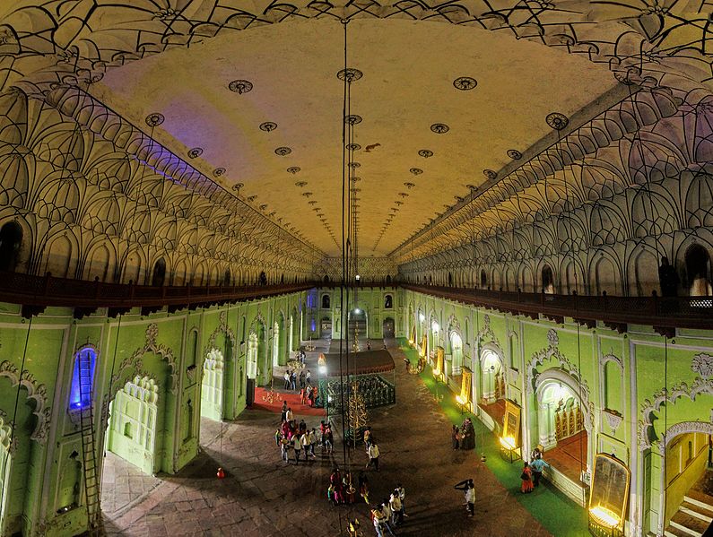 File:Imambara of Asaf-ud-daula interior.jpg