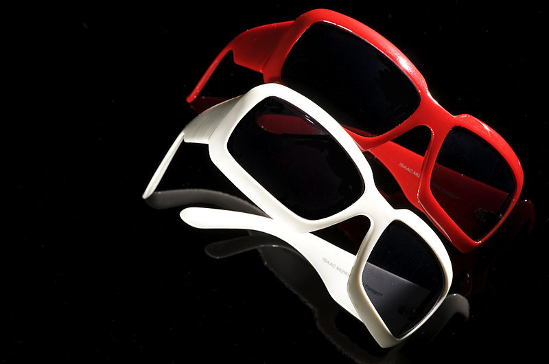 File:Issac Mizrahi Sunglasses (3539187941).jpg