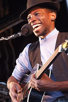 Soul singer J'Nay (John Adeleye) performing at the Dalston Festival Vortex in 2008