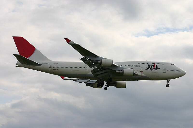 File:JA8909 Boeing 744 JAL Japan Airlines (14144624394).jpg