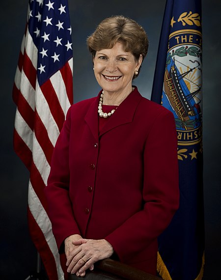 Tập_tin:Jeanne_Shaheen,_official_Senate_photo_portrait,_2009.jpg