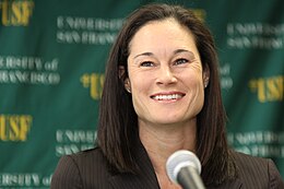 Jennifer Azzi entraîneur USF.jpg