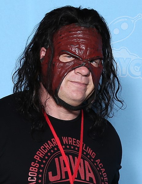 File:Kane Photo Op GalaxyCon Richmond 2019.jpg