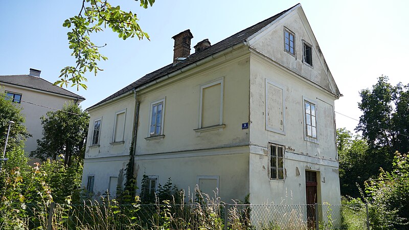 File:Klagenfurter Haus von Maria Lassnig 03.jpg