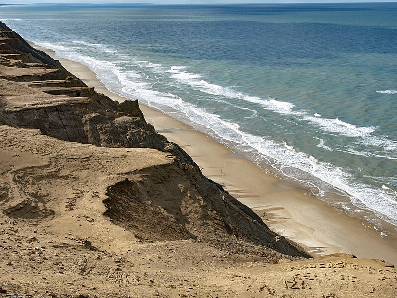 File:Lønstrup Klint Rubjerg Knude 2019.jpg