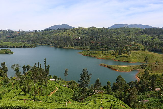 640px-Lake-in-srilanka.jpg (640×427)