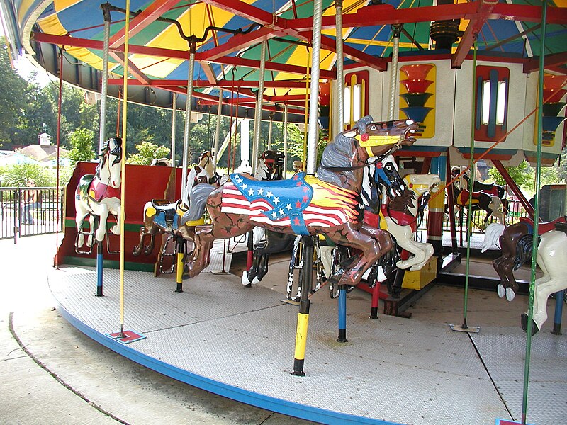 File:Lake Accotink Park Carousel, Springfield VA.jpg