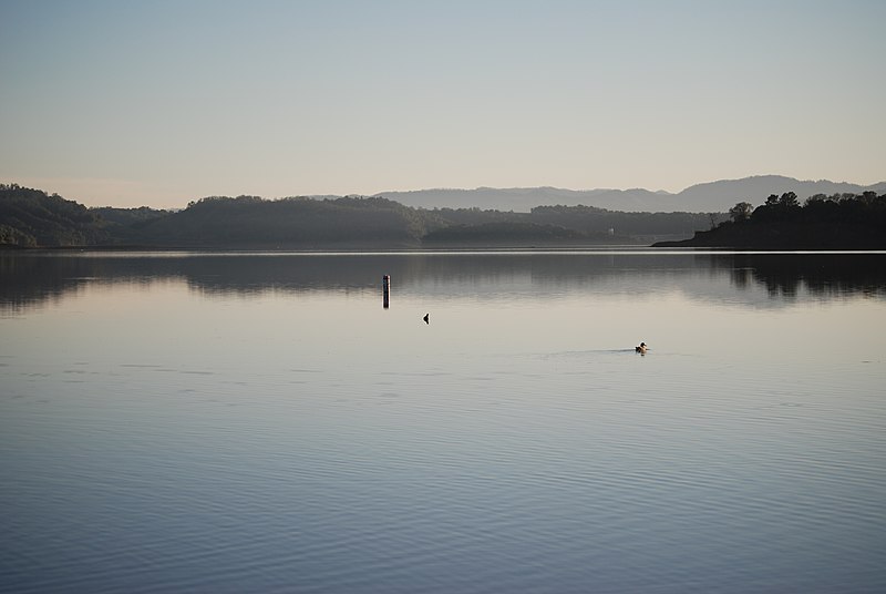 File:Lake Mendocino CA.jpg