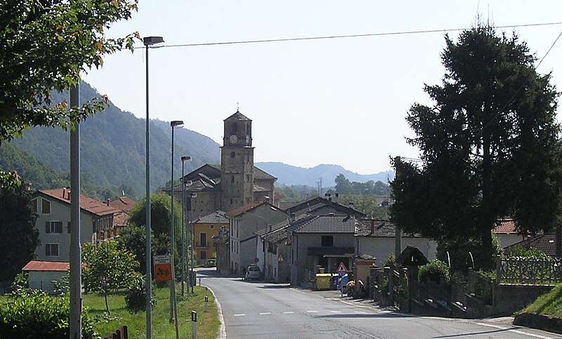 File:Landscape-MonterossoGrana.jpg