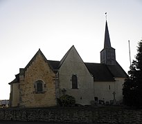 Vue de la façade nord, on distingue nettement la chapelle Saint-Gilles.