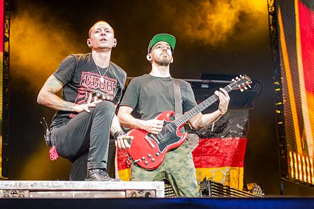 Tập_tin:Linkin_Park-Rock_im_Park_2014-_by_2eight_3SC0602.jpg