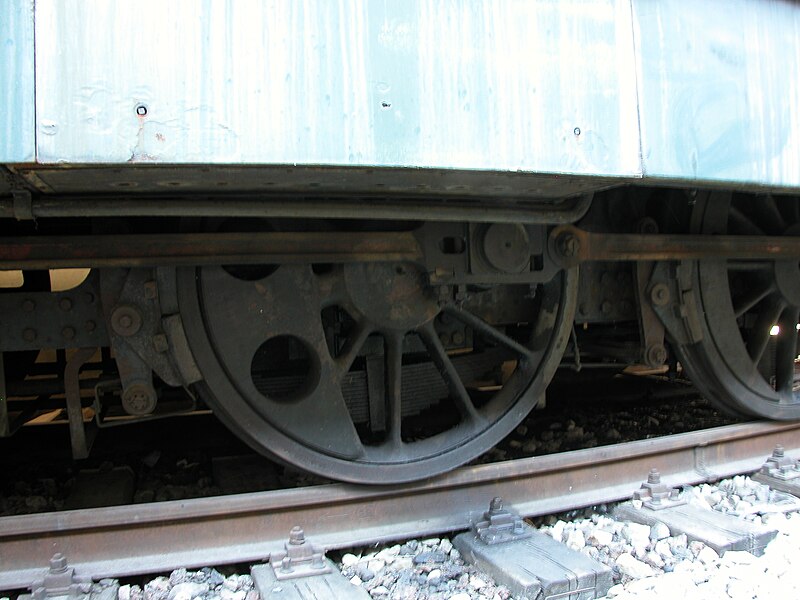 File:Locomotiva FS E.321.003 (04).JPG