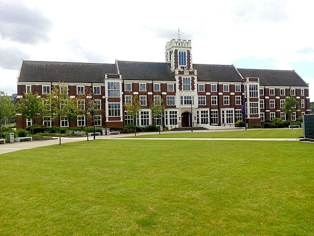 639px-Loughborough_University_buildings_4.jpg (639×480)