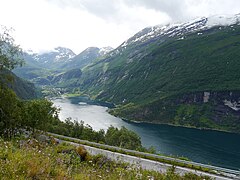 Fylkesväg 63 vid Geirangerfjorden.