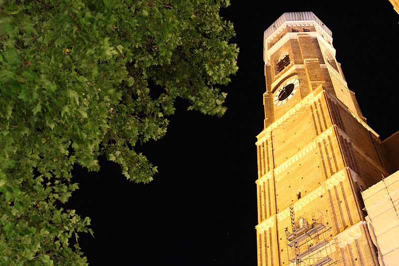 File:München - Frauenkirche (3).jpg