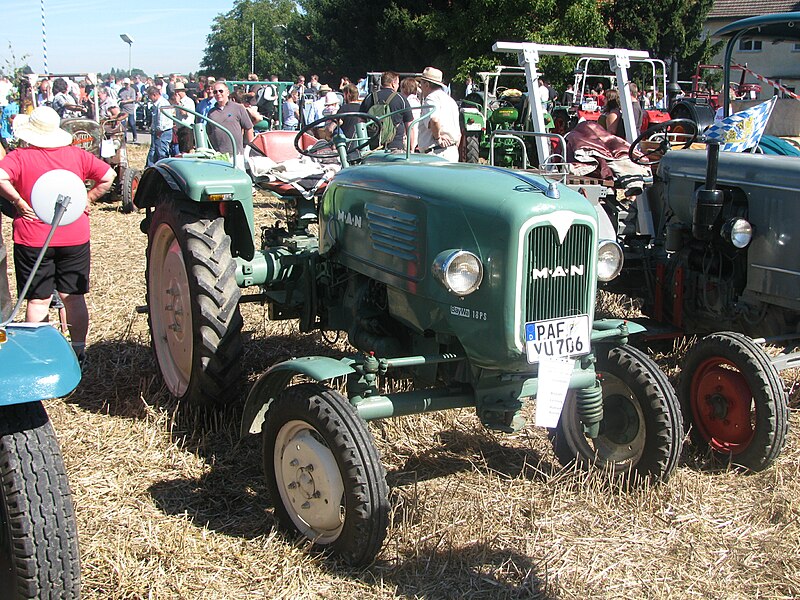 File:MAN 2K3 1959 Bulldogtreffen 2012.JPG