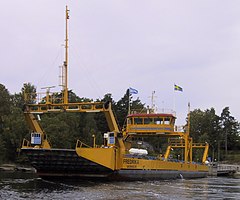 M/S Fredrika vid färjeläget vid Oxdjupet på Rindö. 13 september 2005.
