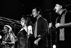 Manhattan Transfer von links nach rechts: Janis Siegel, Cheryl Bentyne, Alan Paul und Tim Hauser Haus