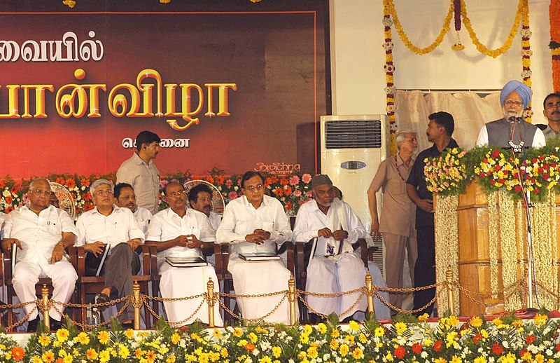 File:Manmohan Singh addressing at a Public meeting to commemorate the completion of fifty years of glorious service as a legislator by Dr. Kalaignar M Karunanidhi, Chief Minister of Tamil Nadu, in Chennai on May 11, 2007 (1).jpg