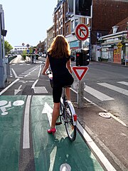 Piste cyclable avenue de la République qui relie Lille à Roubaix et Tourcoing.