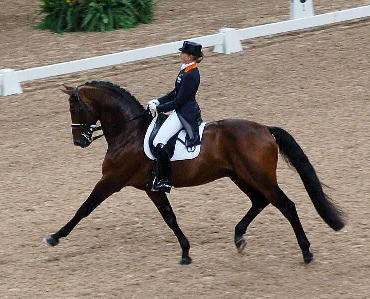 File:Marlies van Baalen with "Kigali".jpg