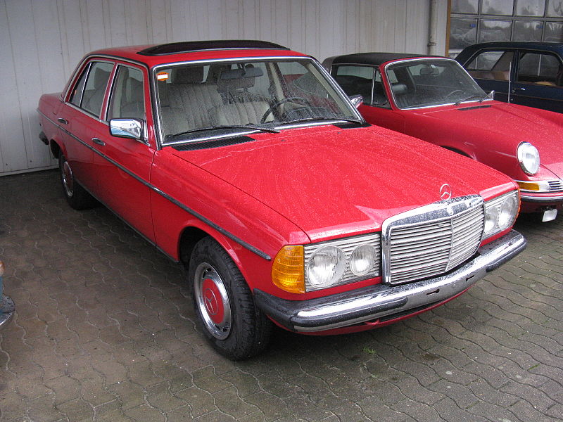 File:Mercedes-Benz 200 W123 (8513416867).jpg