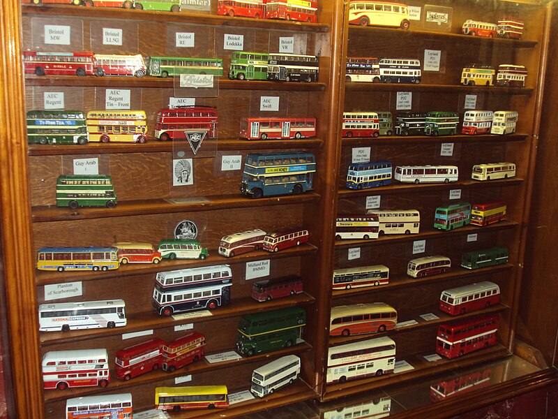 File:Model Buses, Wirral Transport Museum.JPG